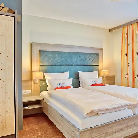 Kur- Und Wellnesshotel Foerch 4* 바트보리쇼펜