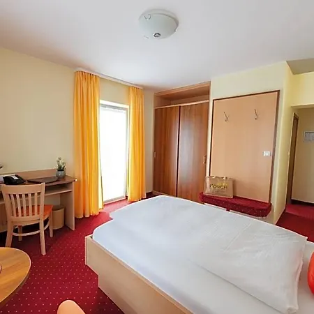 Отель Kur- Und Wellnesshotel Forch