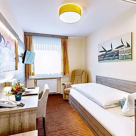 Kur- Und Wellnesshotel Foerch מלון